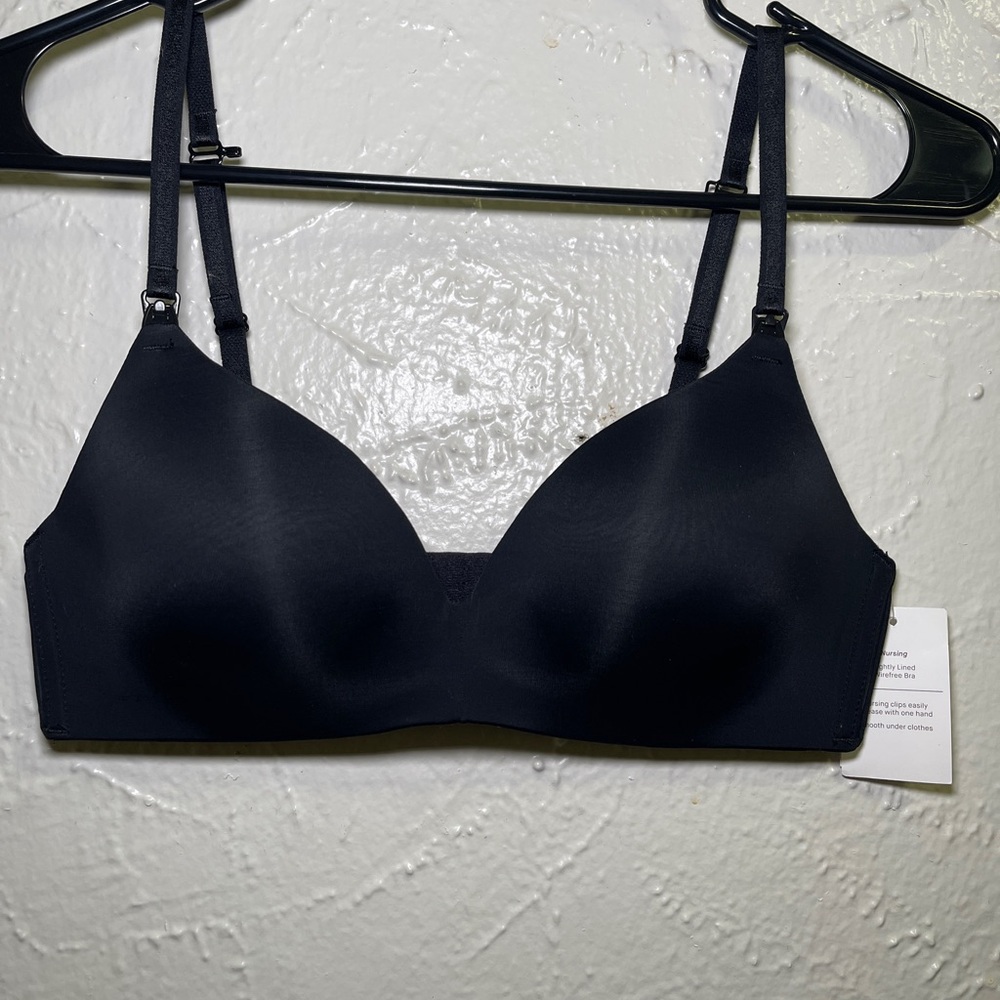 Black nursing bra